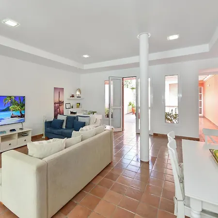 Maspalomas Lux Luxury Retreat In Gran Canaria Private Heated Pool Wonderdul Terrace Area With Dining Area And Bbq Minutes From Popular, Vila