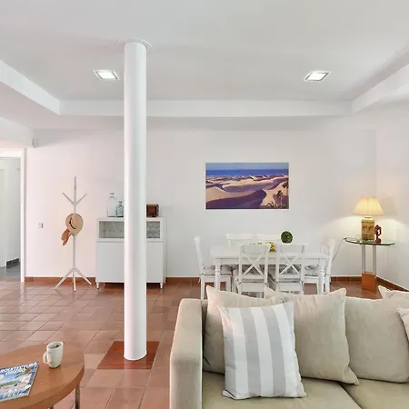 Vila Maspalomas Lux Luxury Retreat In Gran Canaria Private Heated Pool Wonderdul Terrace Area With Dining Area And Bbq Minutes From Popular, Las Palmas de Gran Canaria