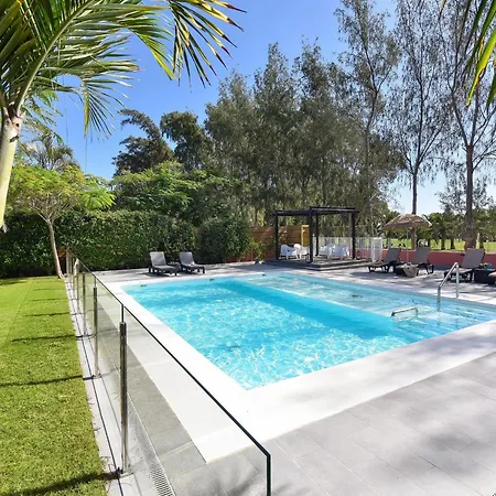 Maspalomas Lux Luxury Retreat In Gran Canaria Private Heated Pool Wonderdul Terrace Area With Dining Area And Bbq Minutes From Popular, Vila Las Palmas de Gran Canaria